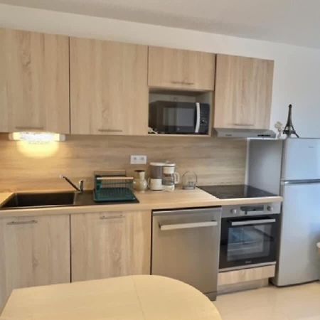 A 150M De La Plage - Coquet Appartement Pour 4 Personnes Vias Eksteriør bilde