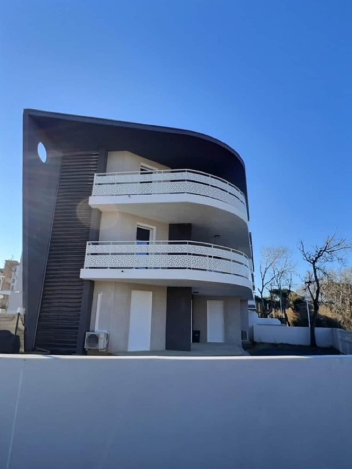 A 150M De La Plage - Coquet Appartement Pour 4 Personnes Vias Eksteriør bilde